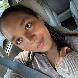 Meet your Posher, Yeleen